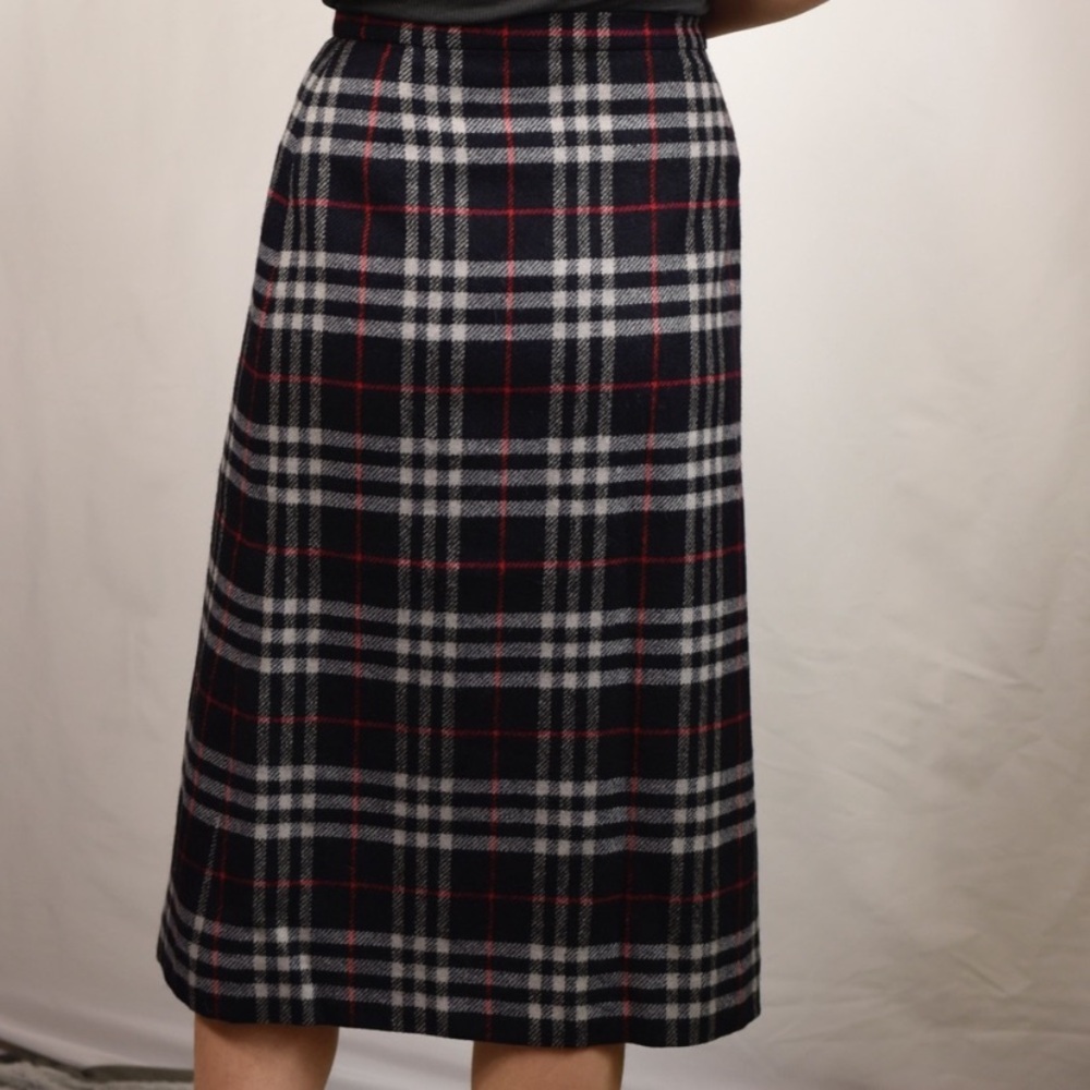 Vintage Burberry Black and Red Plaid Midi Skirt - Picture 2 of 8
